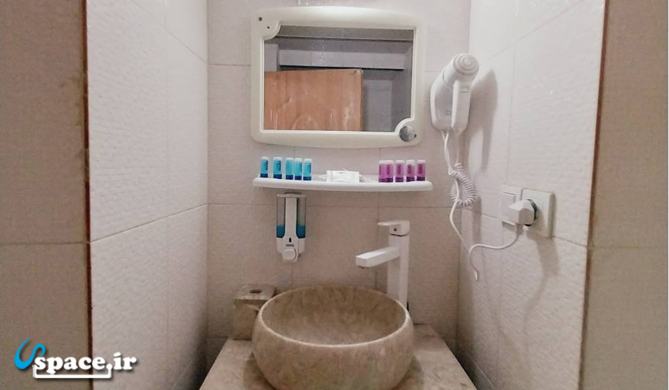 سرویس بهداشتی اقامتگاه بوم گردی طاها - شیراز